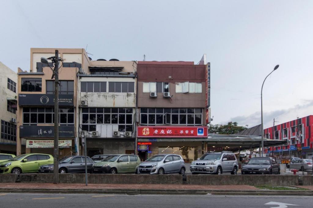 Oyo 44100 Hotel Casavilla Petaling Jaya Eksteriør billede